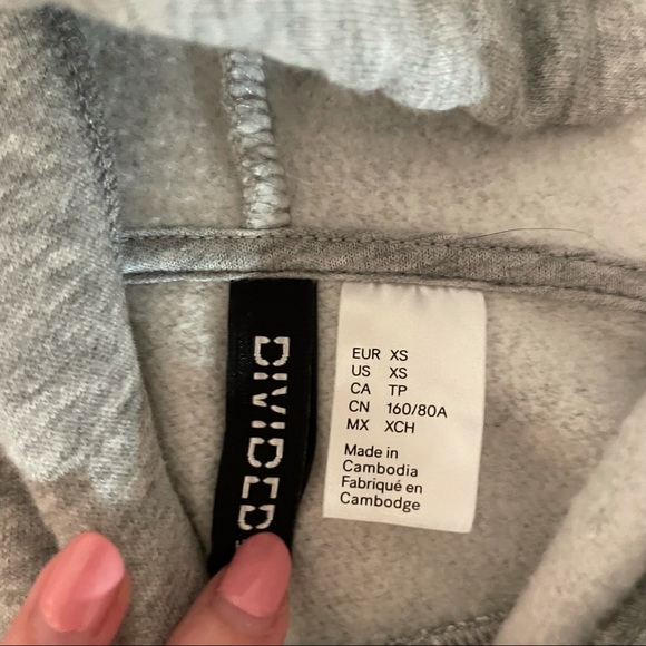 H&M Divided Cropped Floral Grey Hoodie - Picture 4 of 4